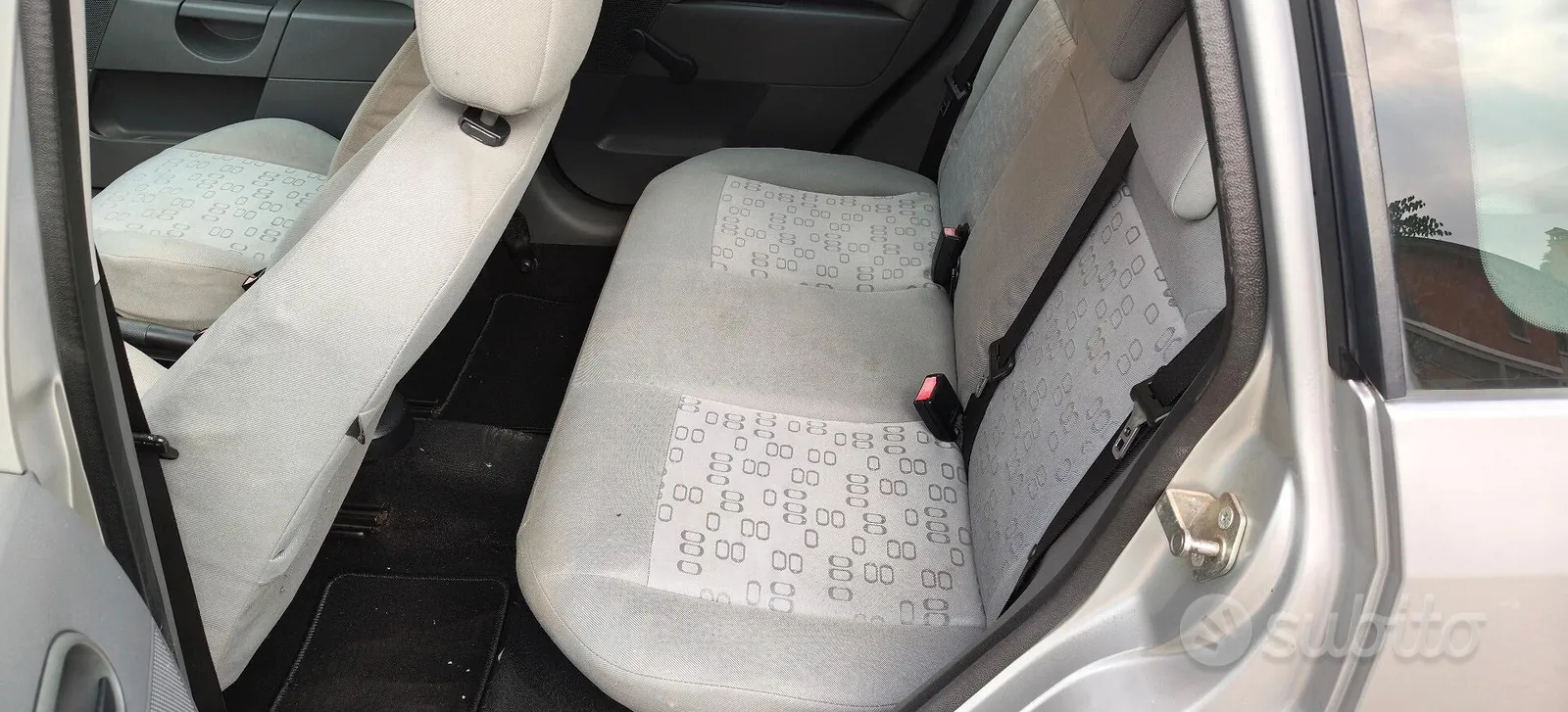 Ford Fiesta 2003 photo 3