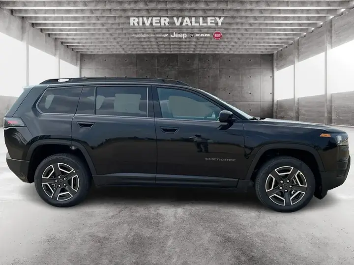Jeep Cherokee 2026 photo 2
