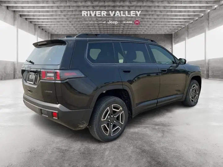 Jeep Cherokee 2026 photo 3