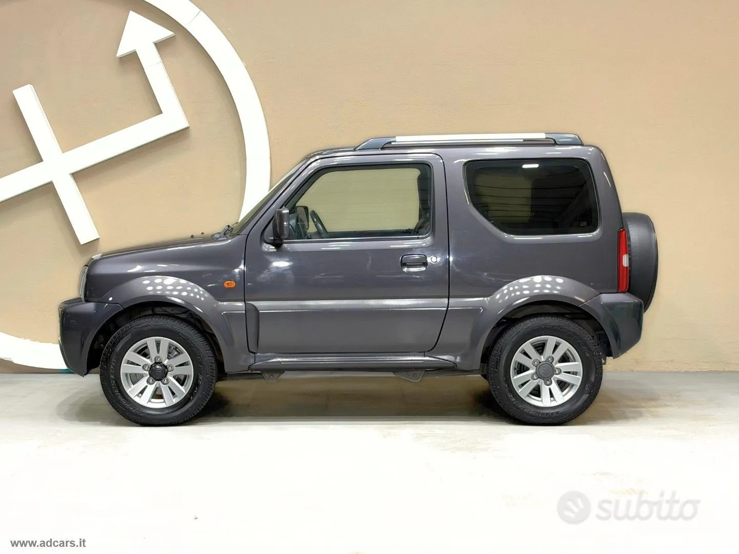 Suzuki Jimny 2011 photo 3