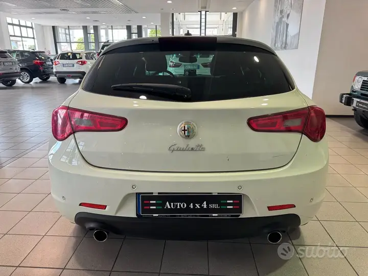 Alfa Romeo Giulietta 2011 photo 4