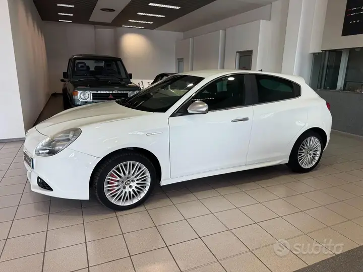 Alfa Romeo Giulietta 2011 photo 3