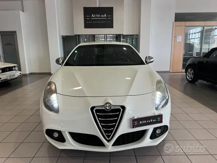 Alfa Romeo Giulietta 2011 photo 2