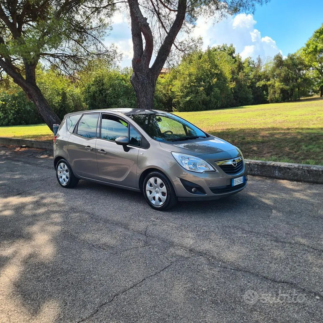 Opel Meriva 2011 photo 2