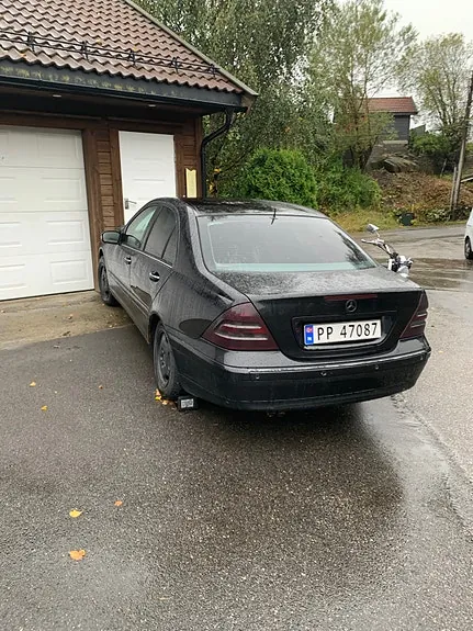 Mercedes-Benz C-Class 2003 photo 2