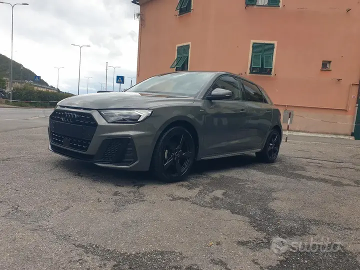Audi A1 2025 photo 4