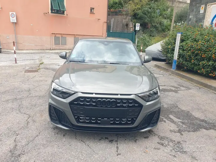 Audi A1 2025 photo 2