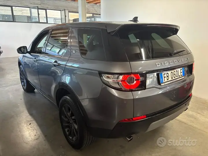 Land Rover Discovery Sport 2015 photo 2