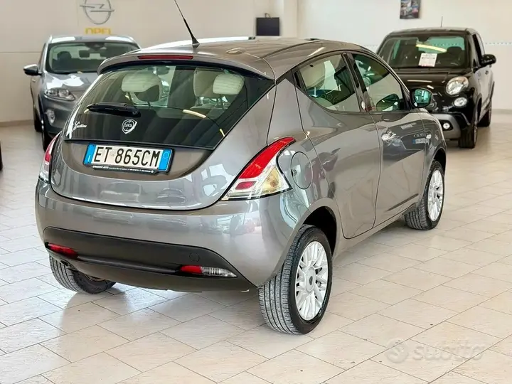 Lancia Ypsilon 2014 photo 2