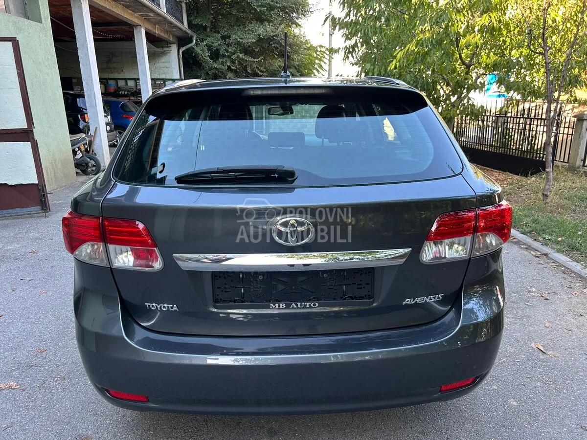 Toyota Avensis 2014 photo 5