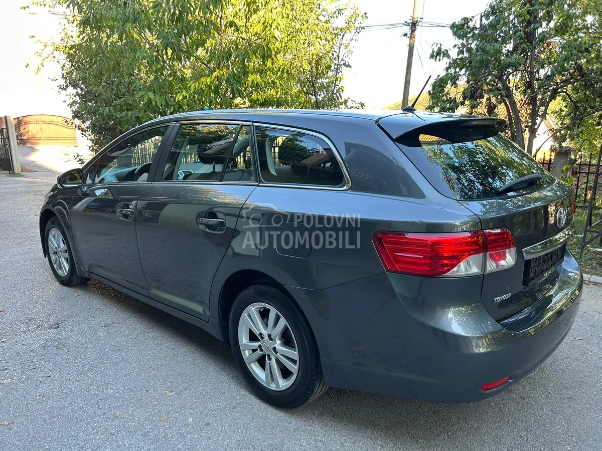 Toyota Avensis 2014 photo 4