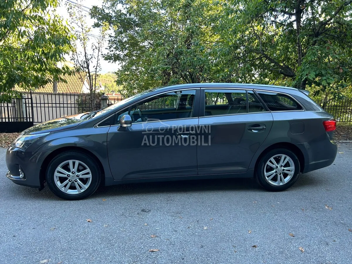 Toyota Avensis 2014 photo 3