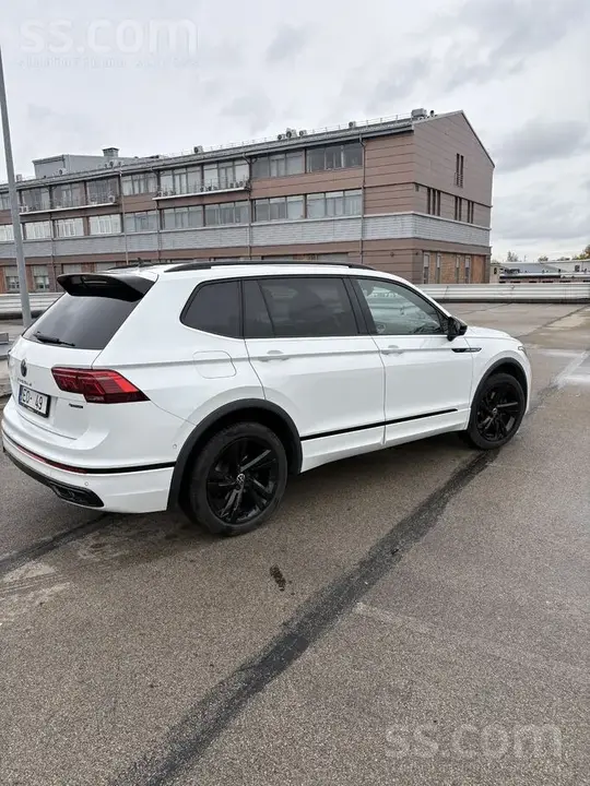 Volkswagen Tiguan Allspace 2024 photo 2