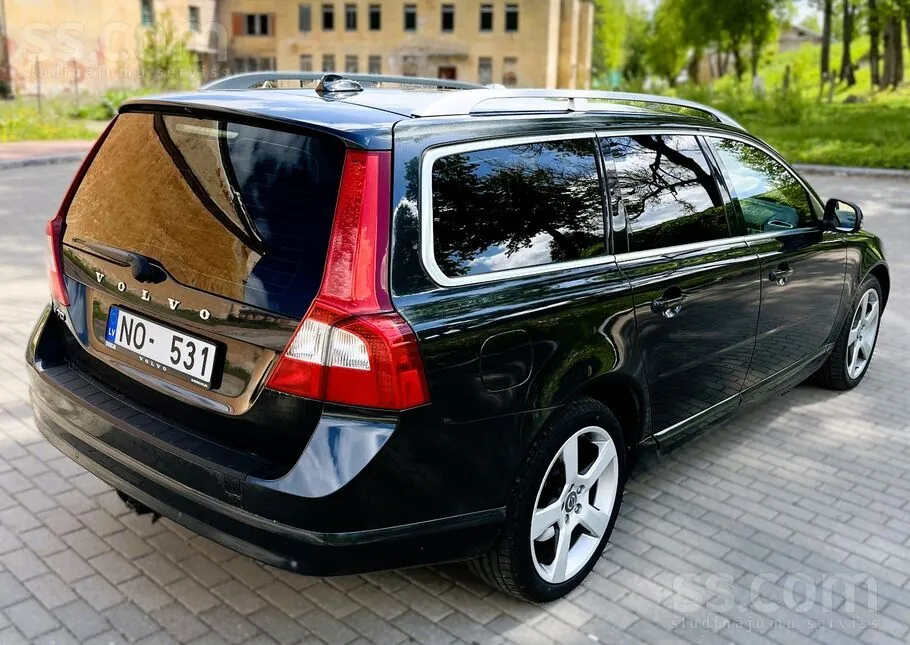 Volvo V70 2011 photo 5