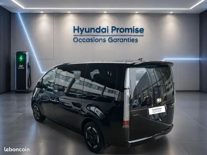 Hyundai Staria 2026 photo 3