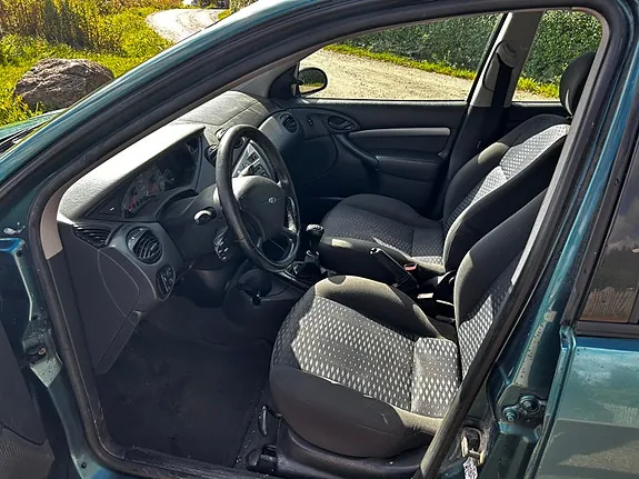 Ford Focus 2001 photo 4