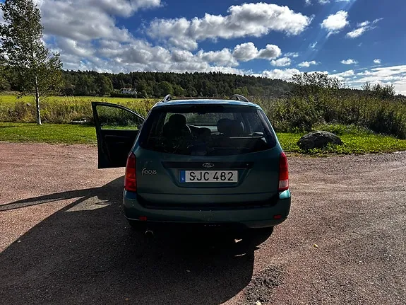 Ford Focus 2001 photo 3