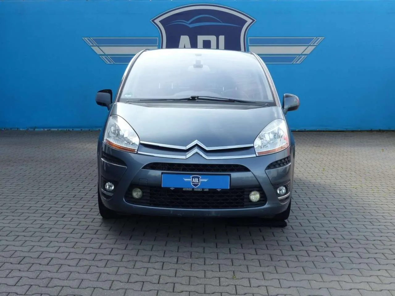 Citroen C4 Picasso 2010 photo 2