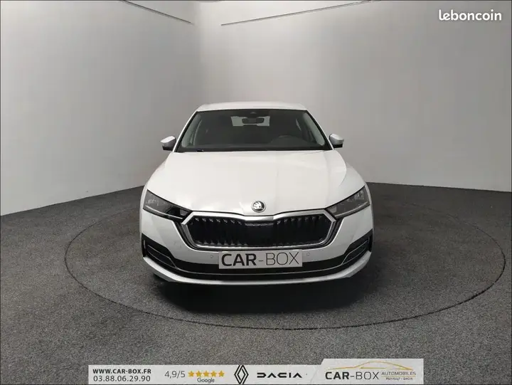 Skoda Octavia 2023 photo 2