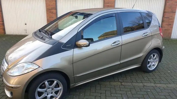 Mercedes-Benz A200