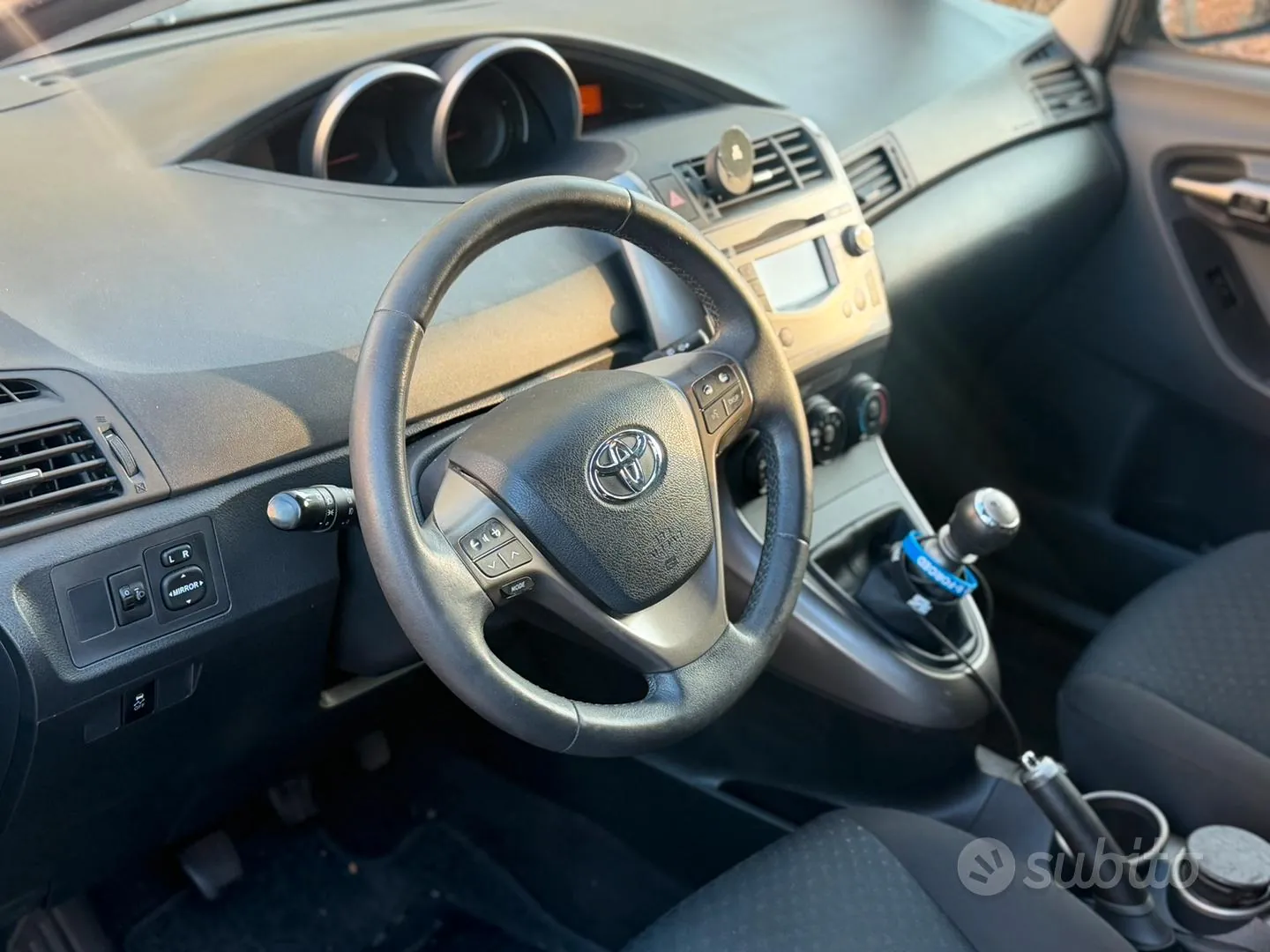 Toyota Verso 2010 photo 2