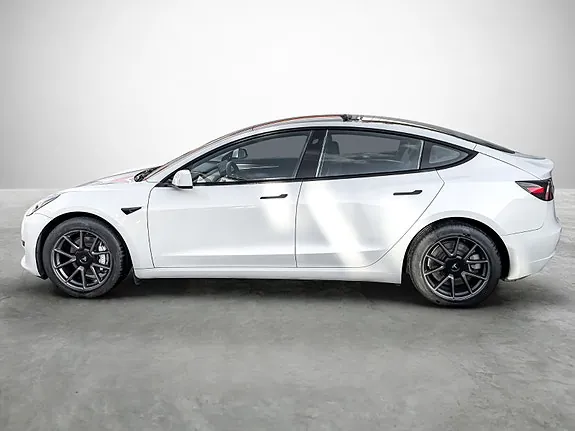 Tesla Model 3 2021 photo 2