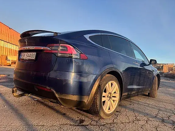 Tesla Model X 2017 photo 3