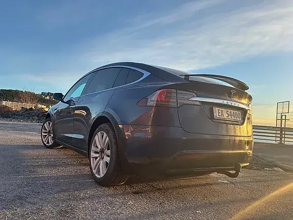 Tesla Model X 2017 photo 4