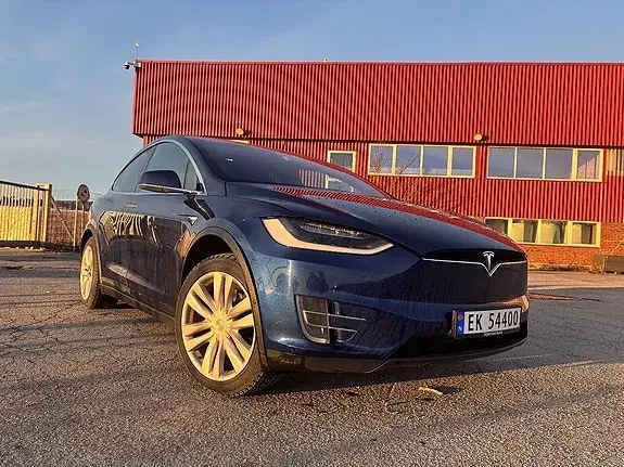 Tesla Model X 2017 photo 2