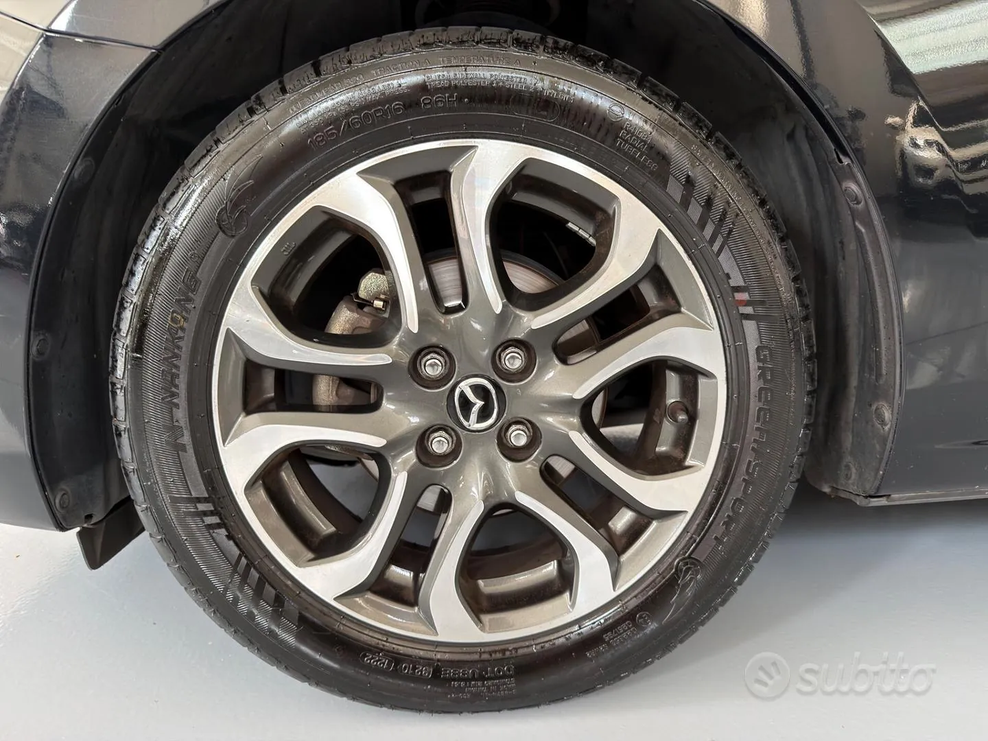 Mazda 2 2016 photo 4