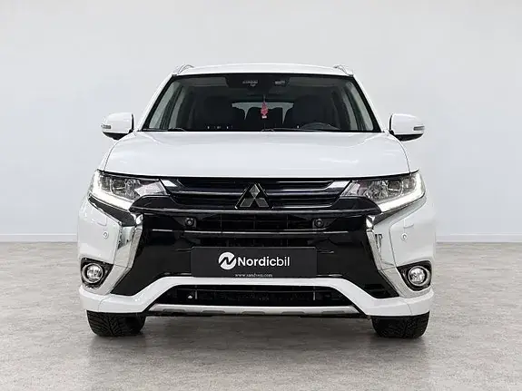 Mitsubishi Outlander 2017 photo 2