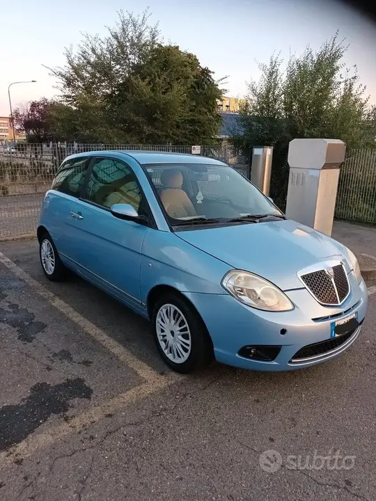 Lancia Ypsilon