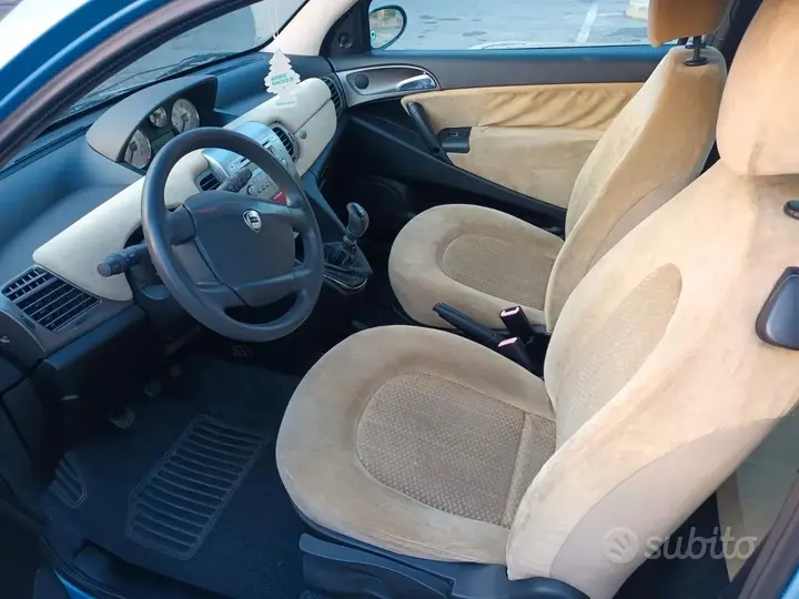Lancia Ypsilon 2003 photo 4