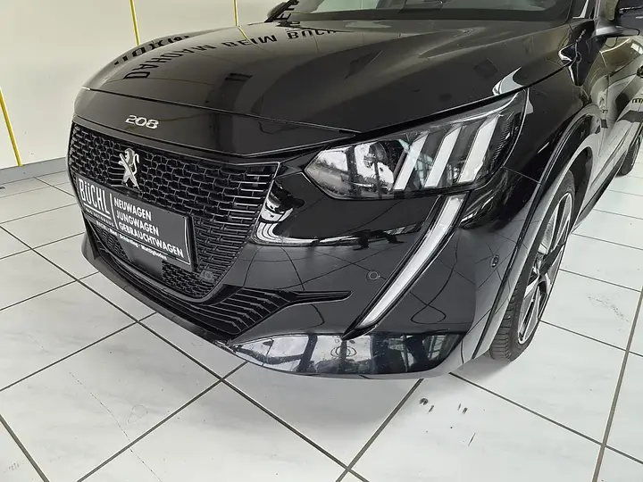 Peugeot E-208 2021 photo 2