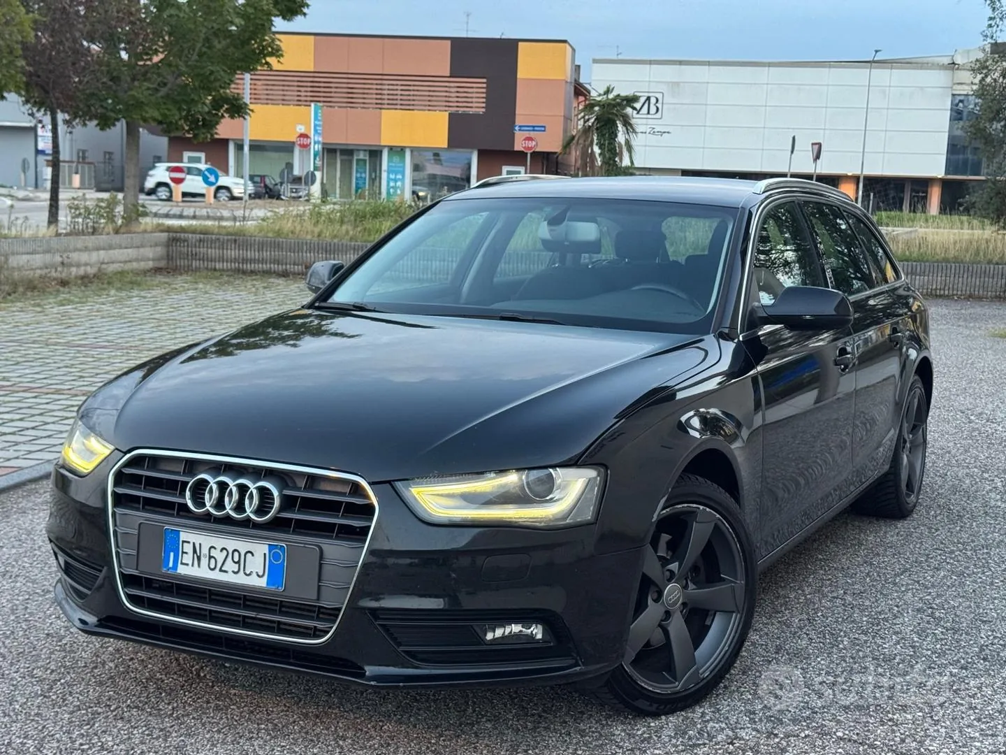 Audi A4 Avant 2012 photo 4