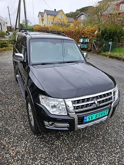 Mitsubishi Pajero 2017 photo 2