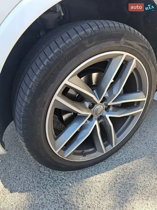 Audi Q7 2019 photo 4
