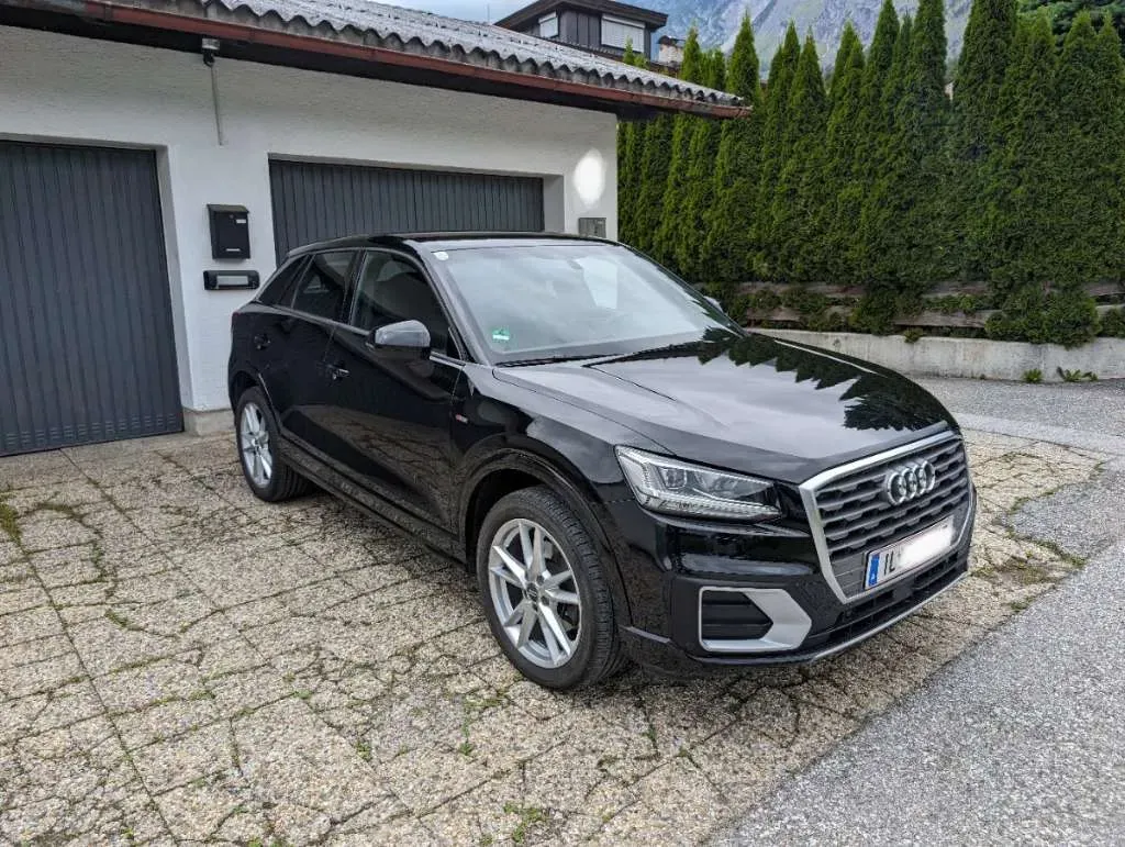 Audi Q2 2017 photo 2