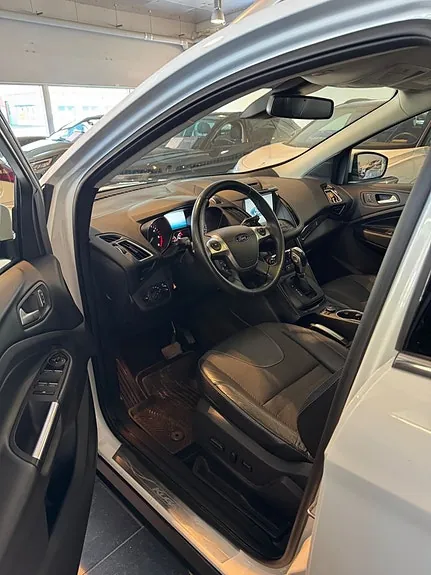 Ford Kuga 2016 photo 2