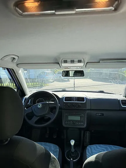 Skoda Fabia 2010 photo 5