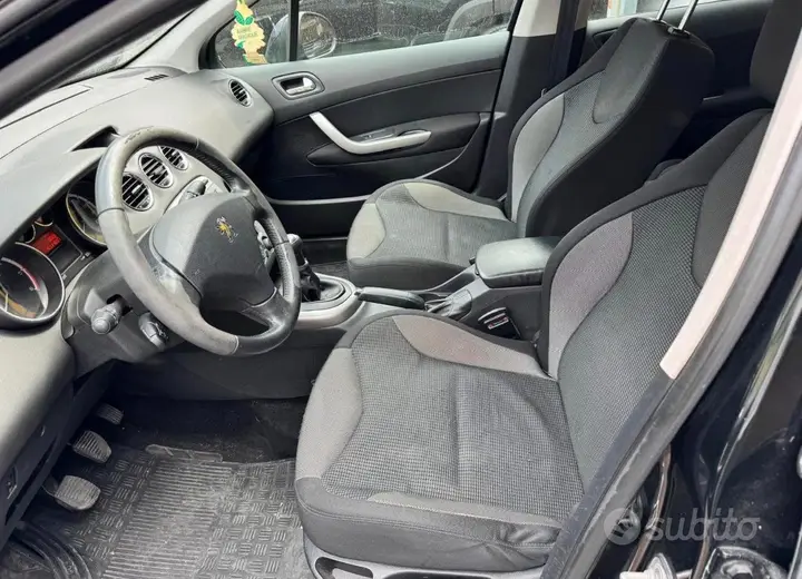 Peugeot 308 2010 photo 4
