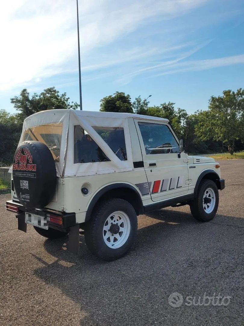 Suzuki Samurai