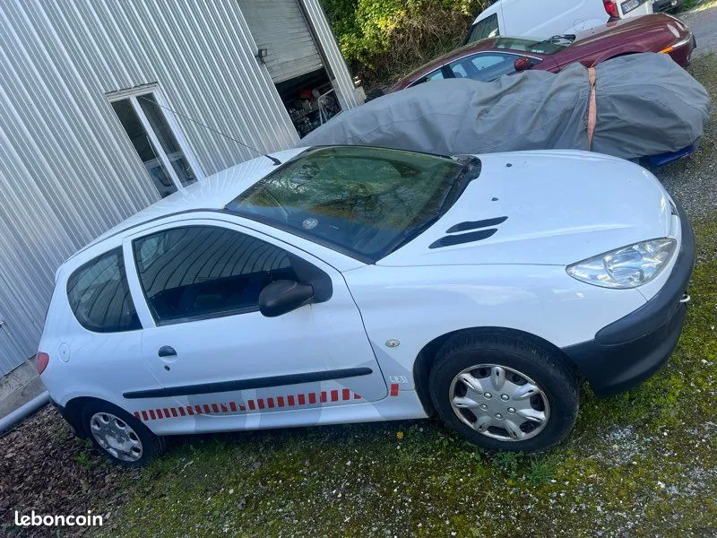 Peugeot 206 2005 photo 2