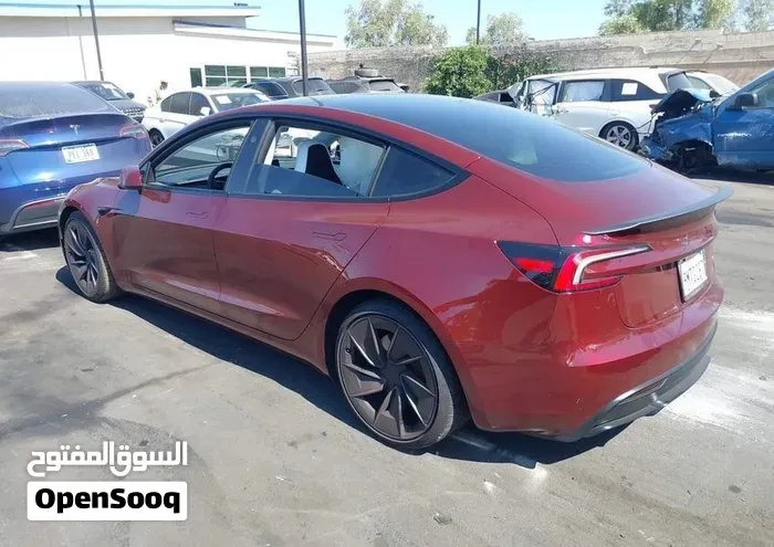 Tesla Model 3 2024 photo 2