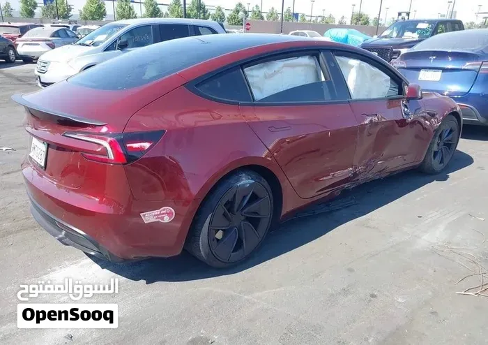 Tesla Model 3 2024 photo 3