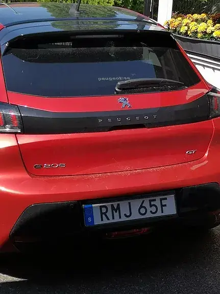 Peugeot E-208 2021 photo 2