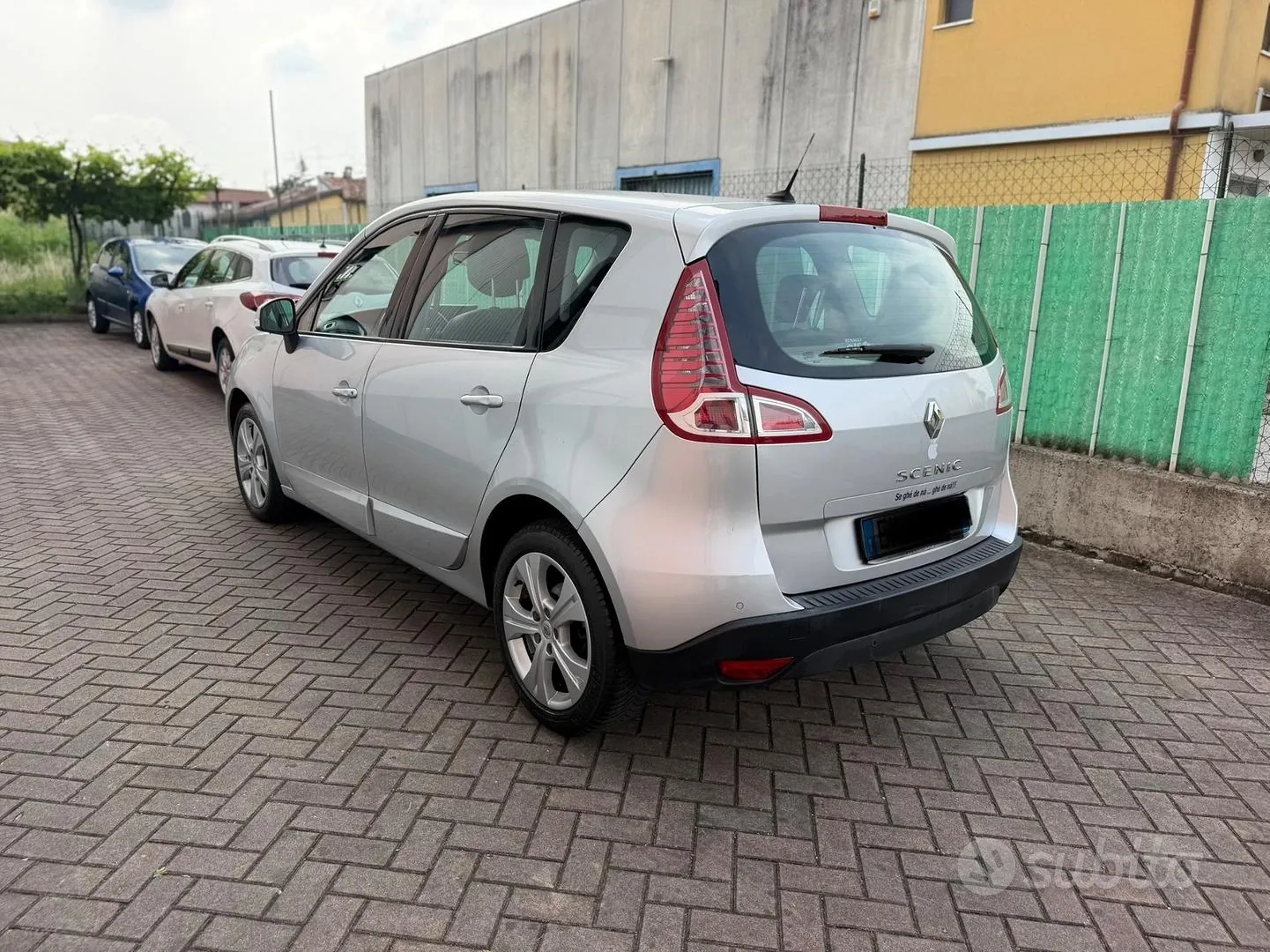 Renault Scenic 2011 photo 4
