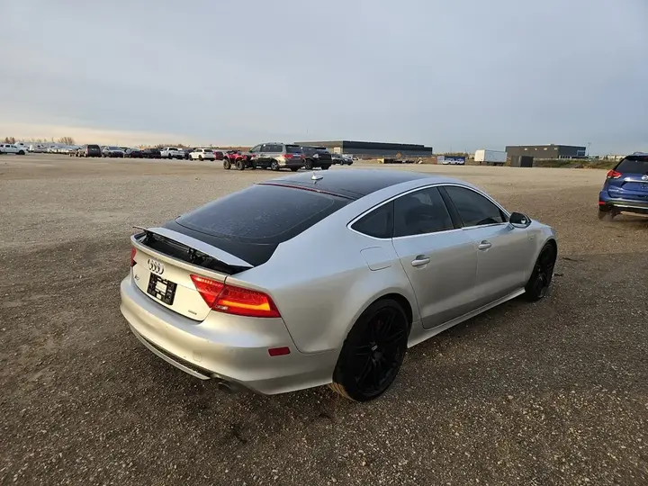 Audi A7 2012 photo 4