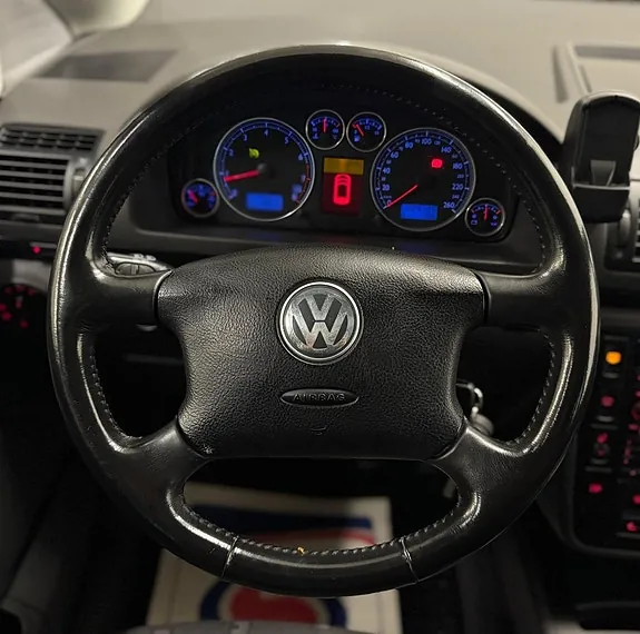 Volkswagen Sharan 2009 photo 2