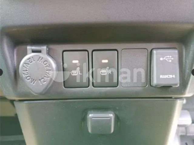 Toyota Roomy 2024 photo 4
